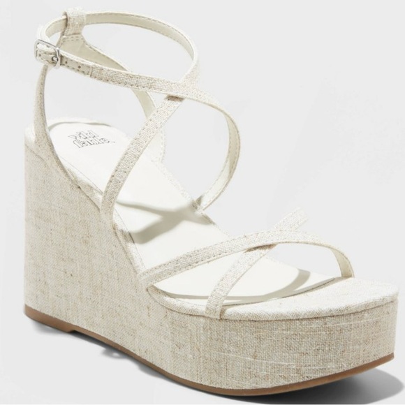 SALE STRAPPY PLATFORM HEELS - Picture 3 of 11